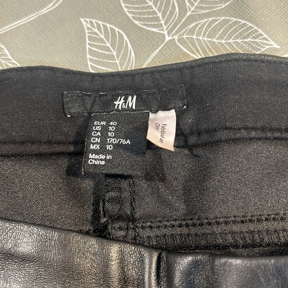 Ladies H&M Skinny Pant. - Picture 2 of 7